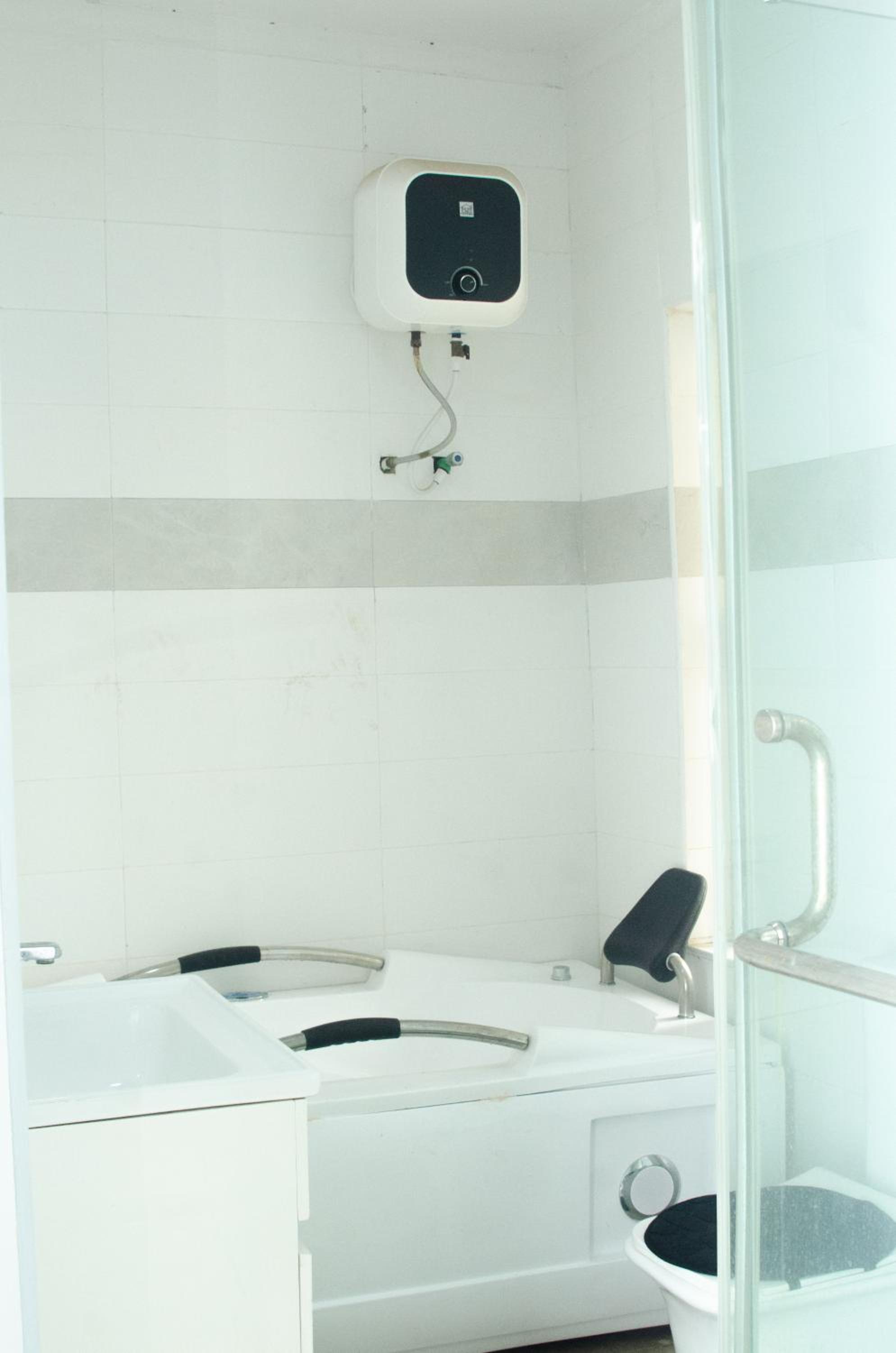 Photo 8