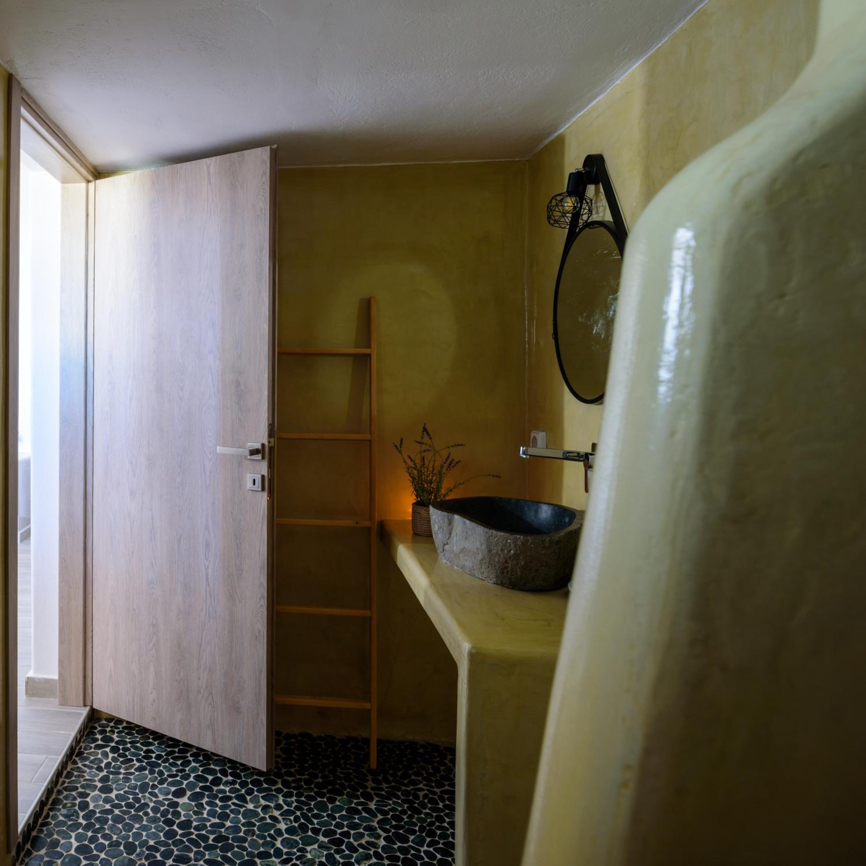 Athiri Luxury Suites