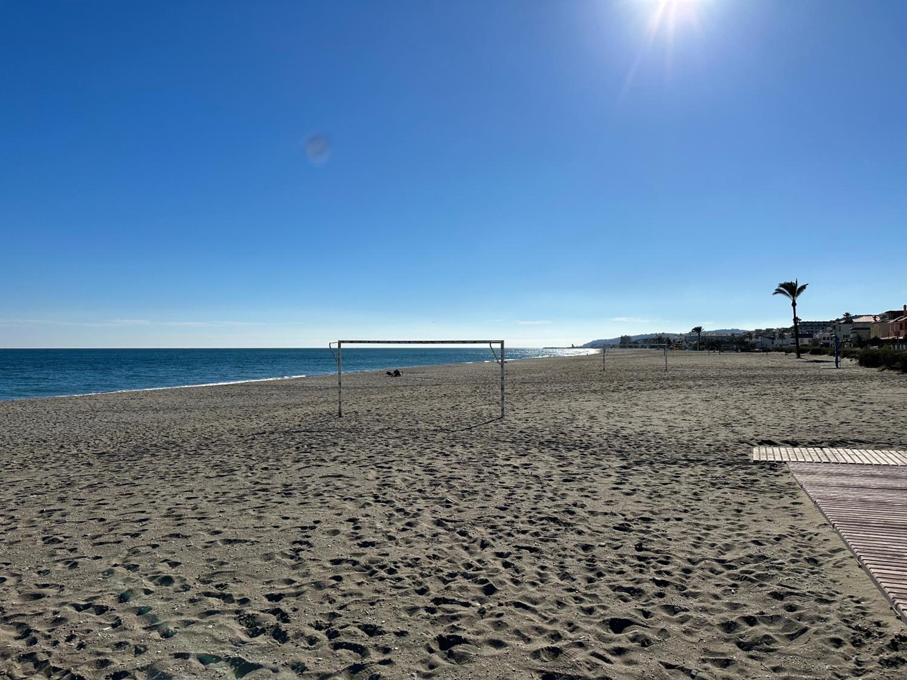 Beachfront & Sea View Holiday Apartment - Sea, Mountains and City Right in Front of You