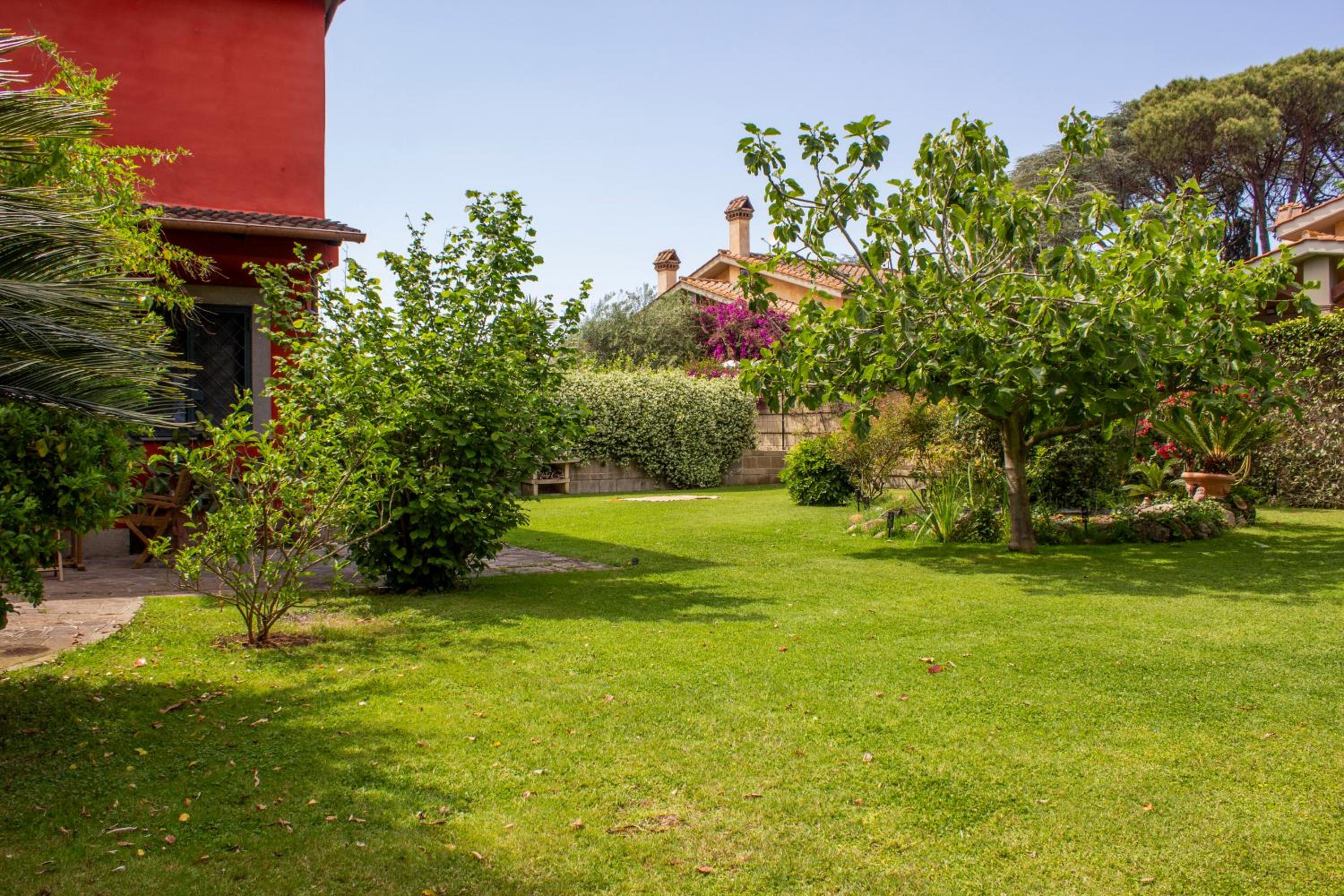 Villa Ninfea wonderful garden, business & relax view 4