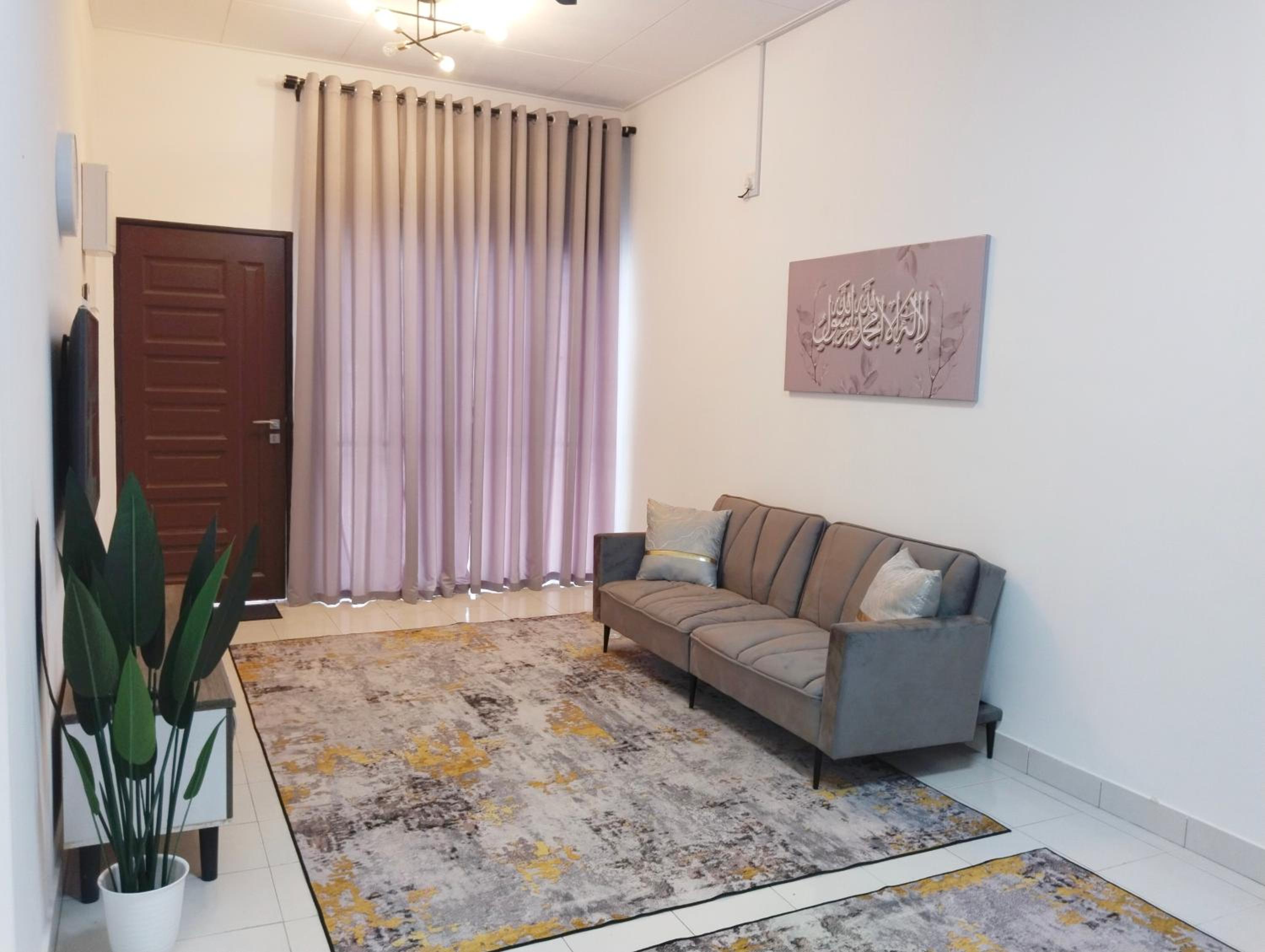 UR Homestay, Seri Iskandar