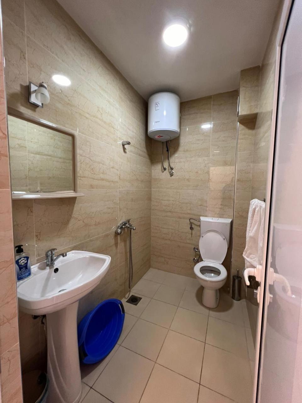Kontiki Apartments view 4