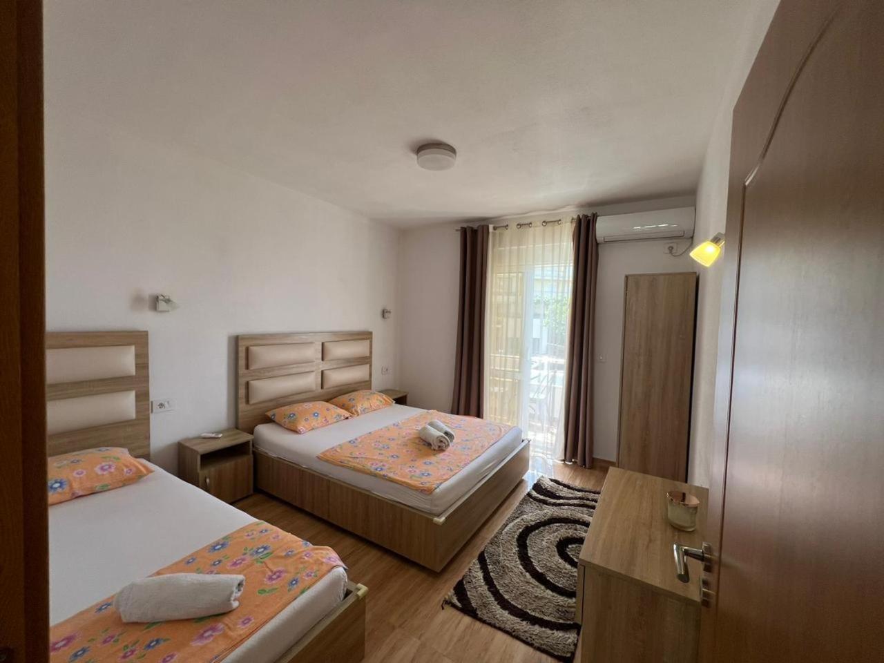 Kontiki Apartments view 3