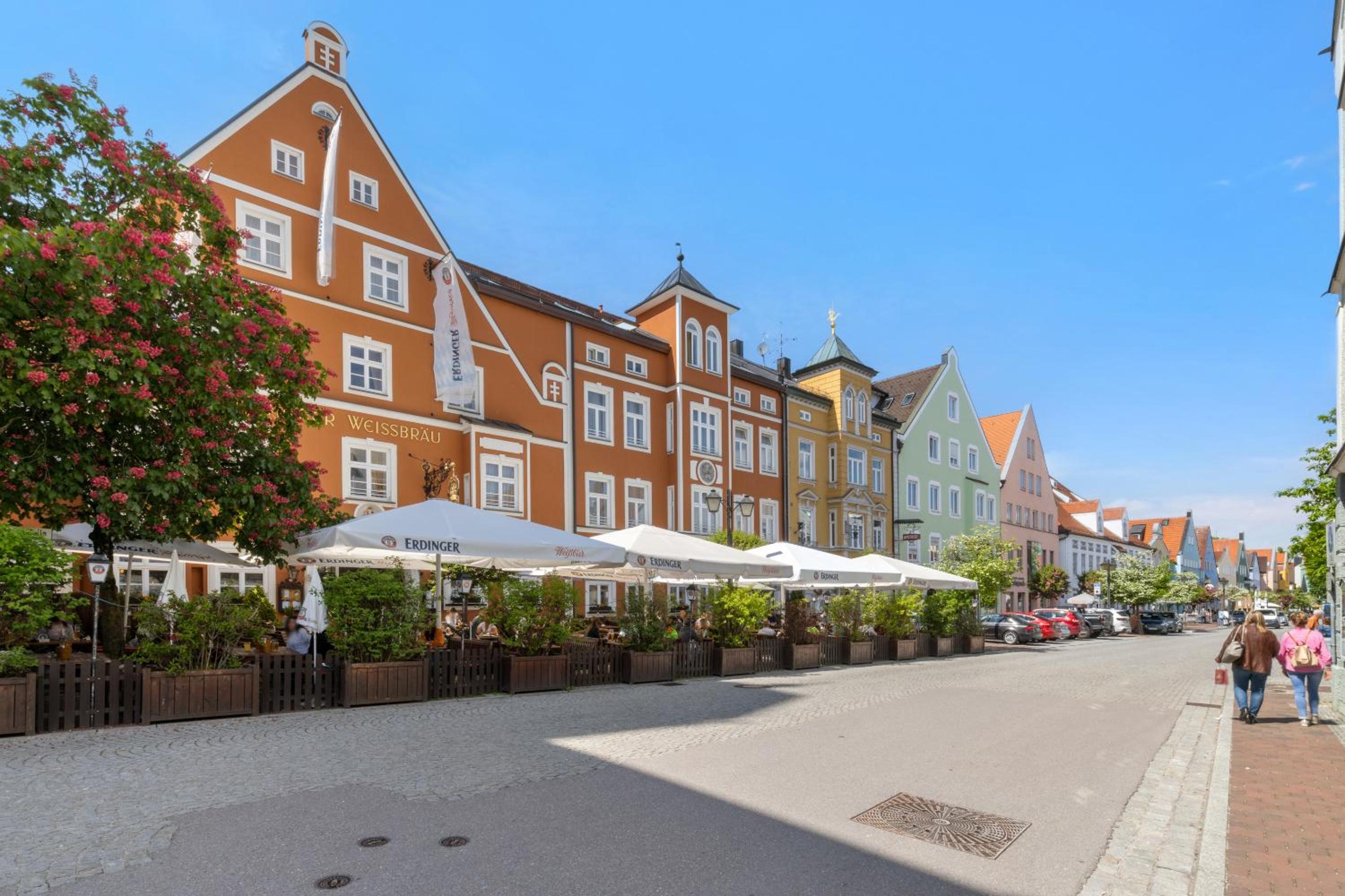 Luxury Penthouse for 8 - Center - Parking - Therme 8 min - Airport 15 min