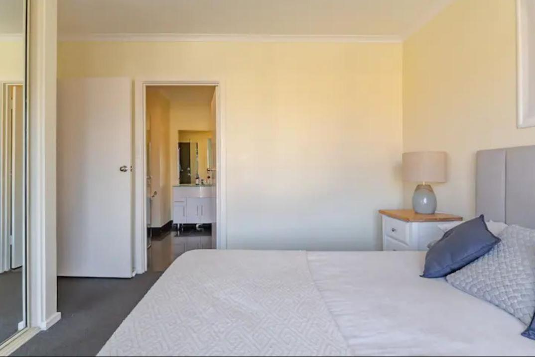 Luxurious 3 bedroom beachfront - panoramic views