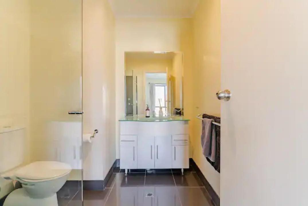 Luxurious 3 bedroom beachfront - panoramic views