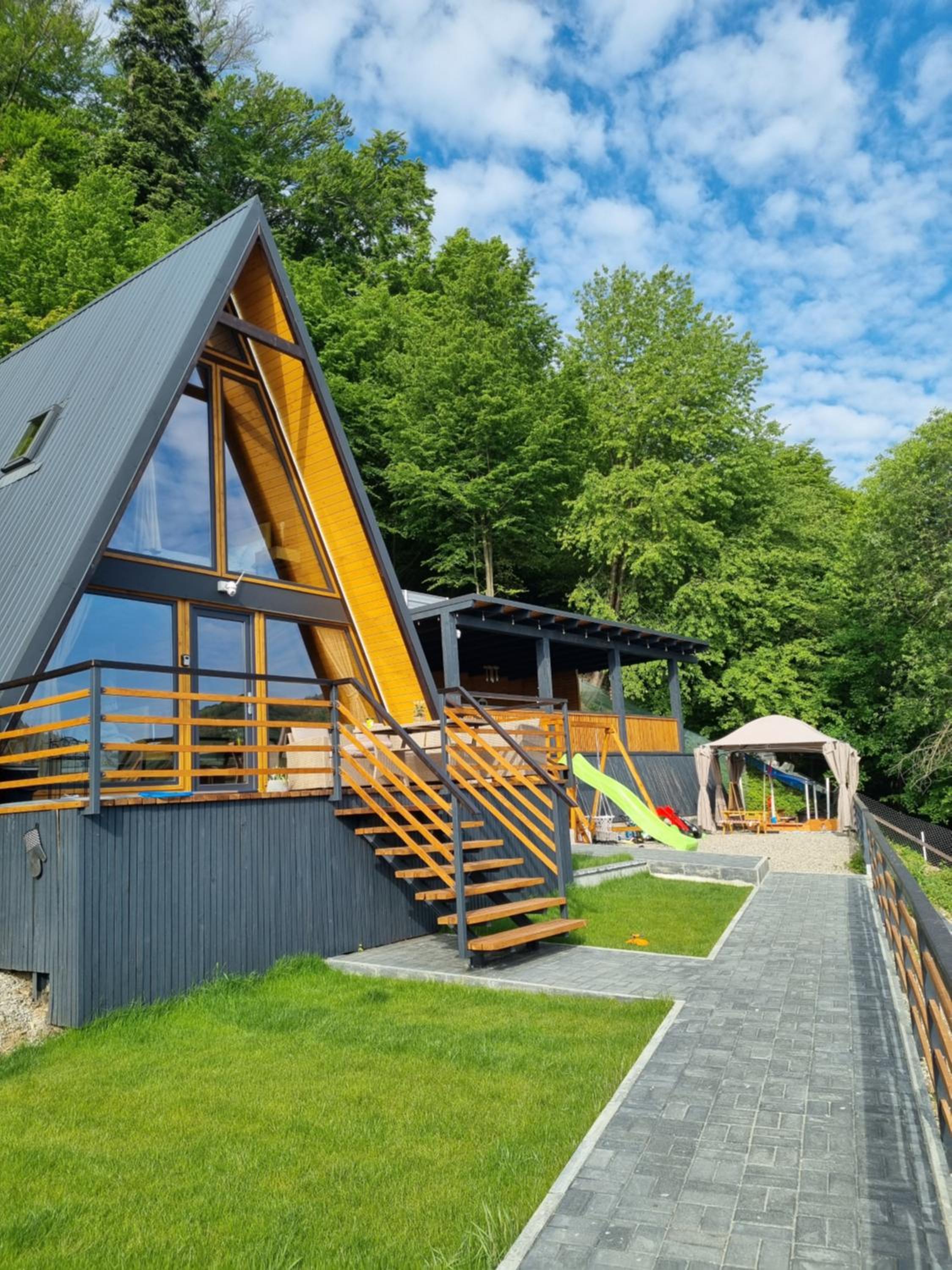 Chalet by the lake view 5