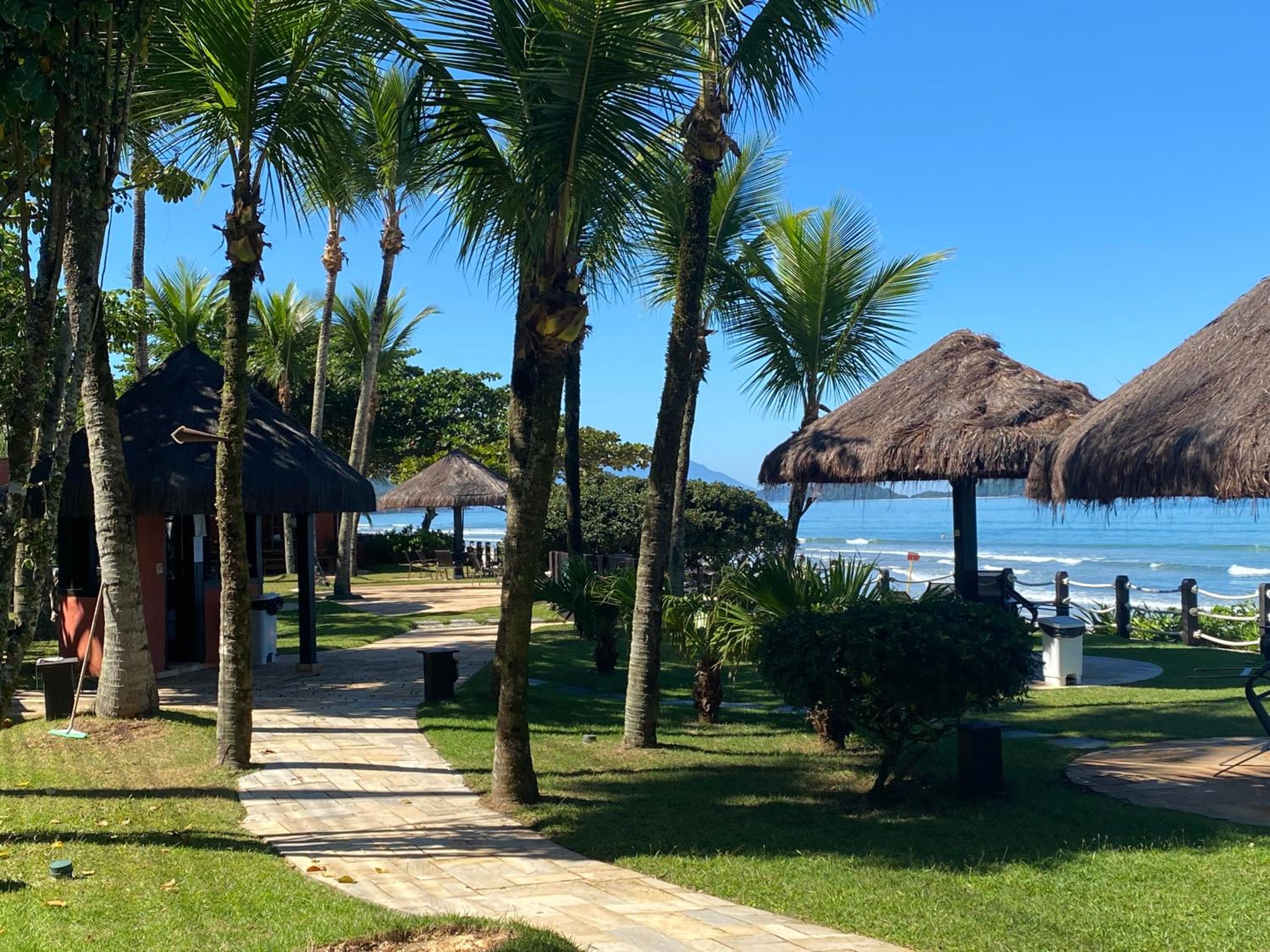 Juquehy - Condomínio de Frente para o Mar - Piscina Aquecida - Quadra de Tenis