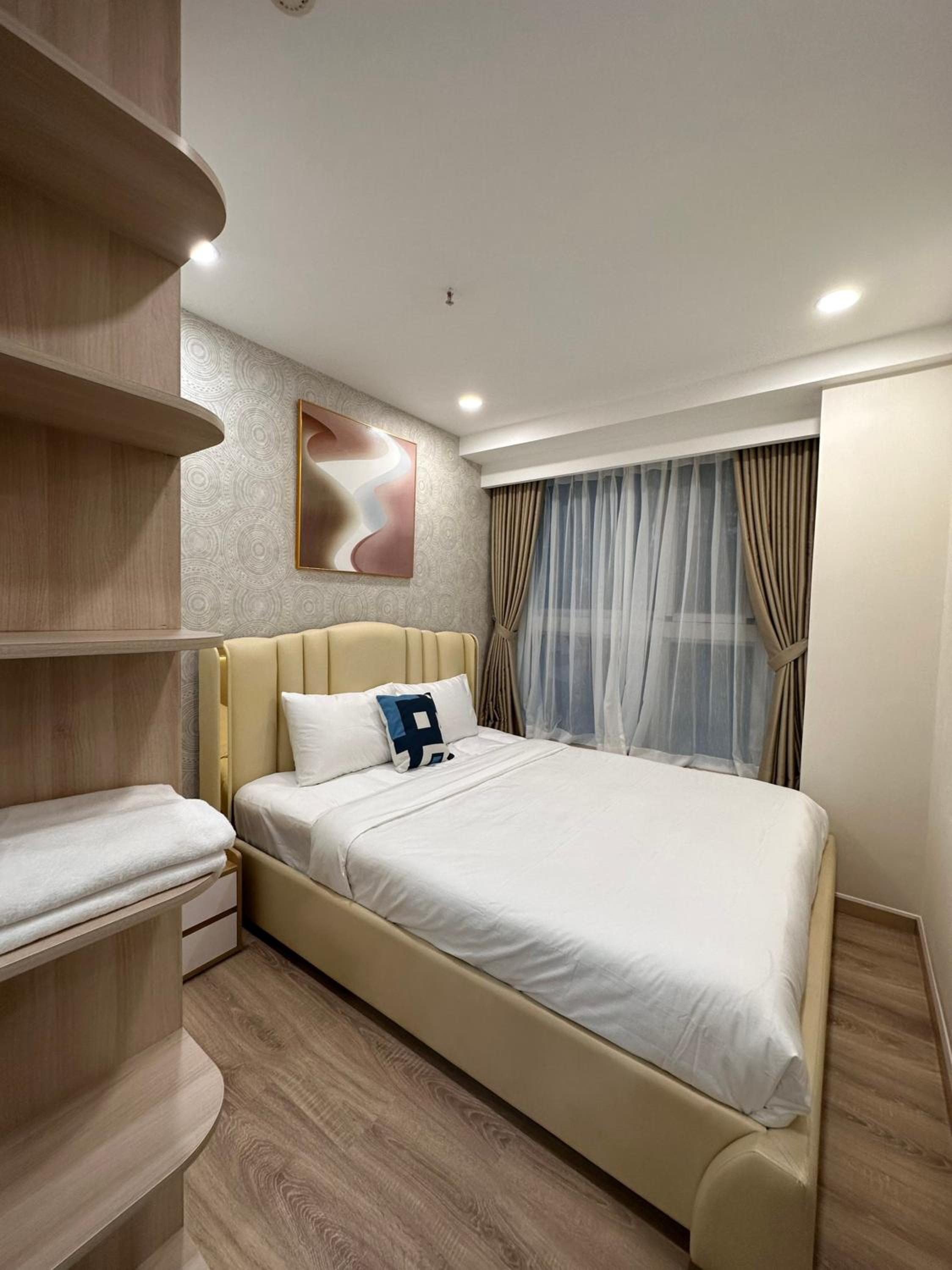 Lena Condotel