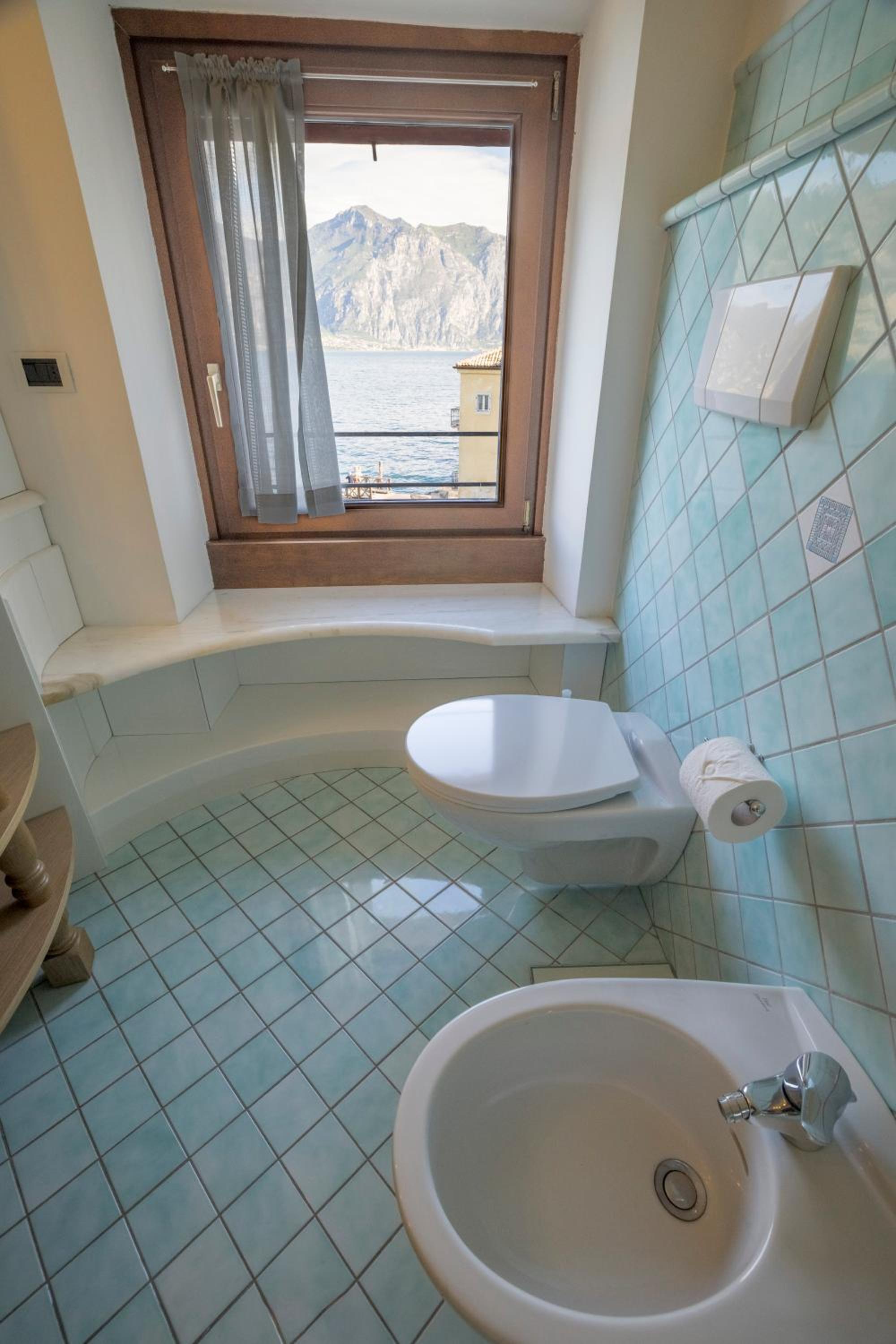 APARTMENT CA'LUCIA en Malcesine — bathroom