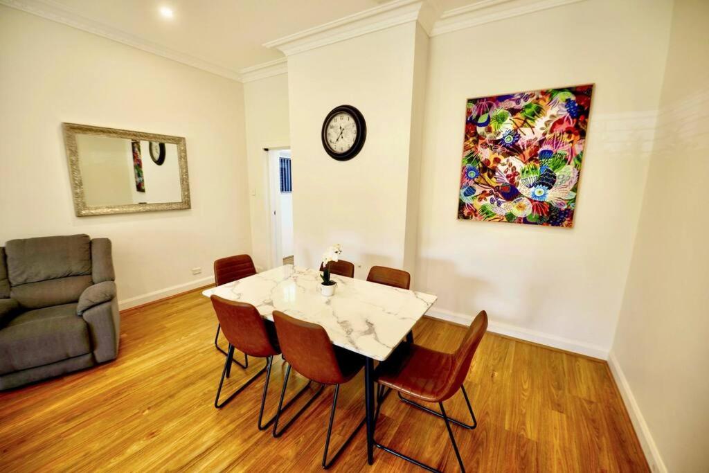 Elegant Cozy House in Chatswood, Maxi 10 People