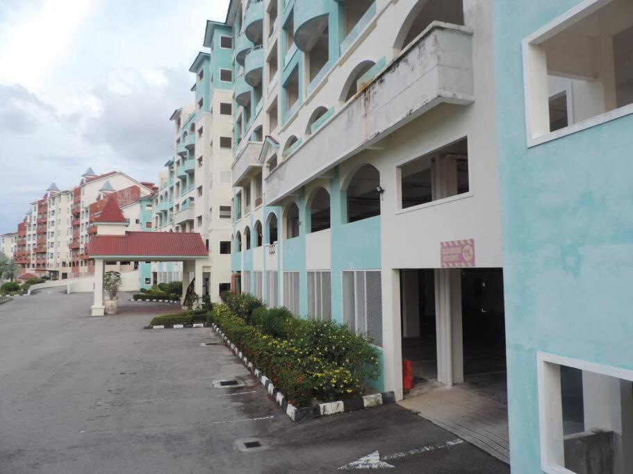 Marina Island Seaview Homestay