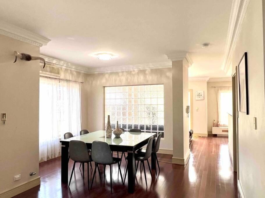 Cozy 4-Bedroom Family House in Central Chatswood
