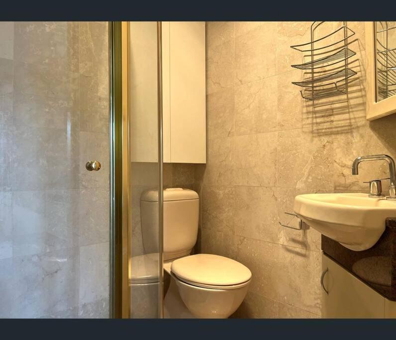 Cozy 4-Bedroom Family House in Central Chatswood