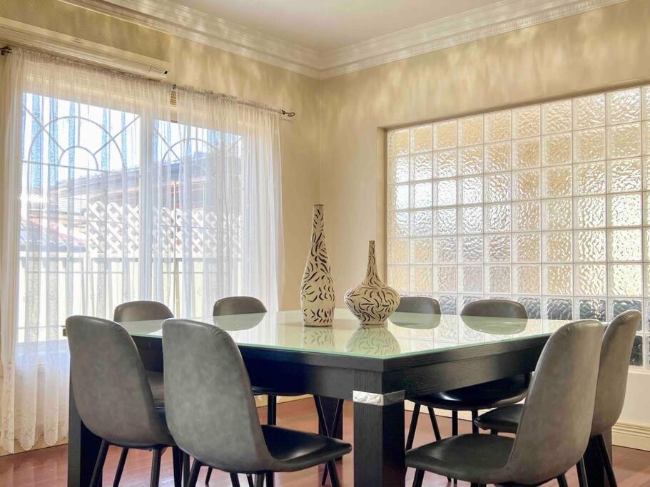 Cozy 4-Bedroom Family House in Central Chatswood