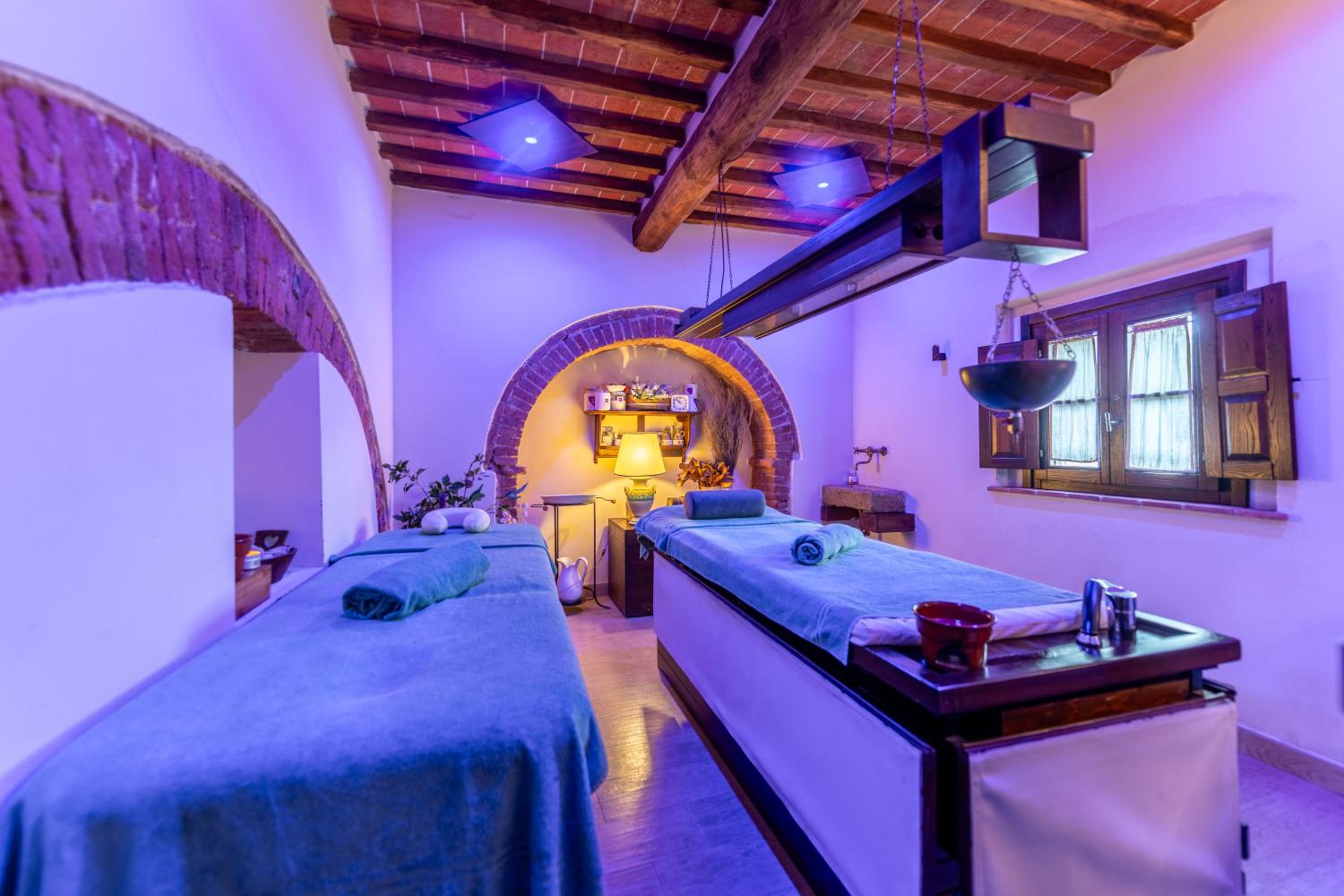 Villa Scannano: Spa, Jacuzzi, and Massage Wellness