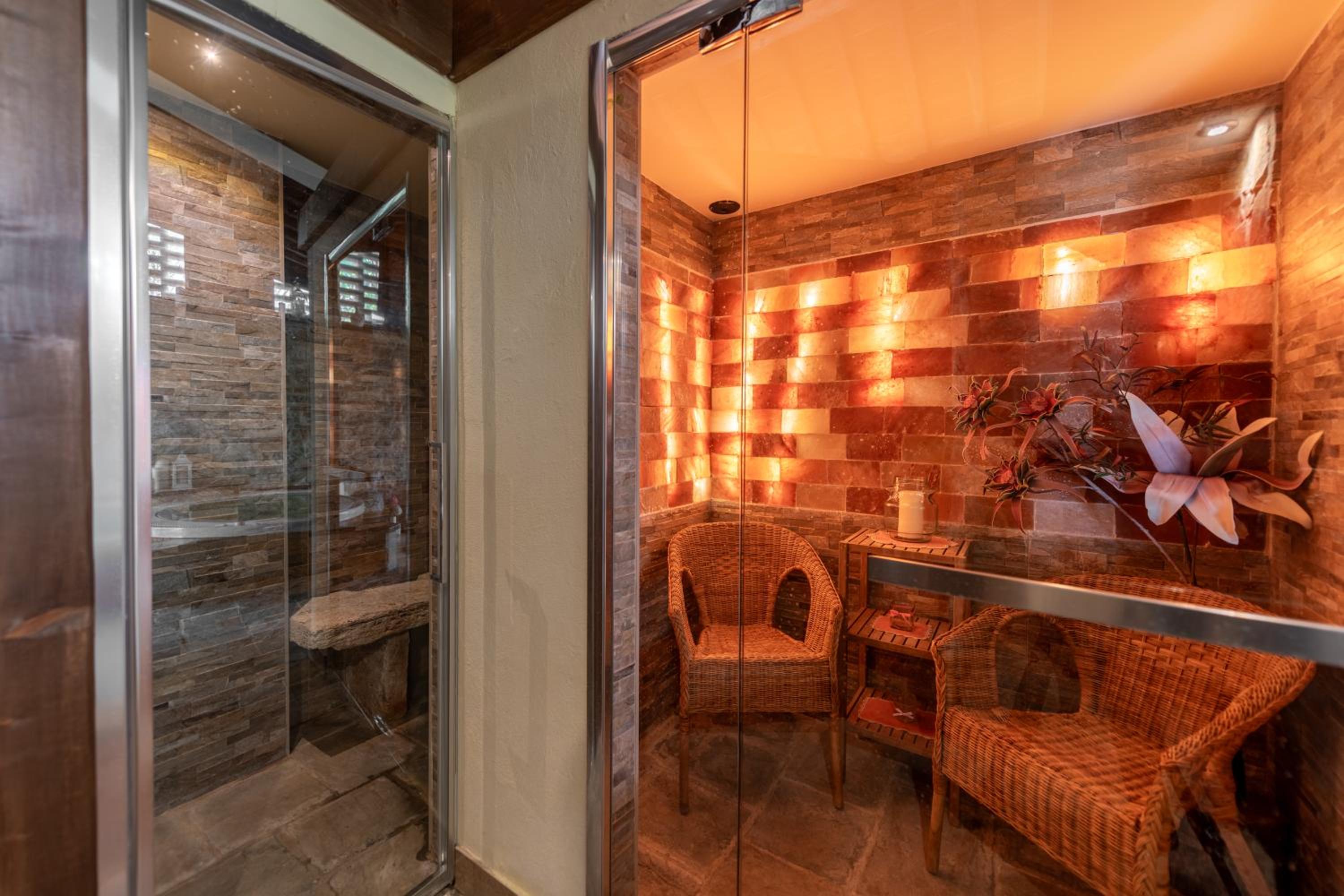 Villa Scannano: Spa, Jacuzzi, and Massage Wellness