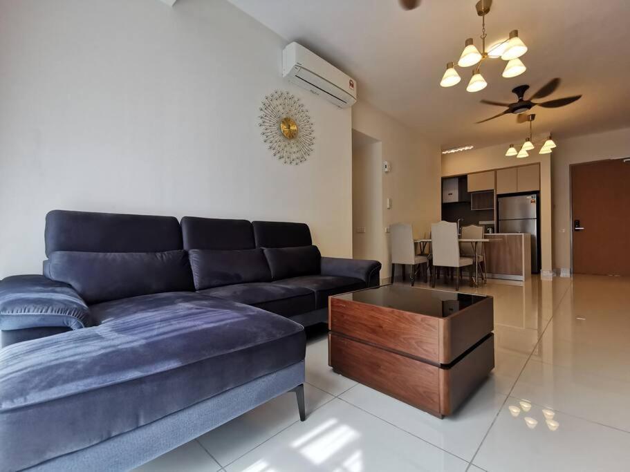 Cardiff 3 BedRoom Millerz Square, MidValley