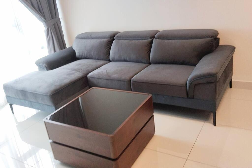 Cardiff 3 BedRoom Millerz Square, MidValley