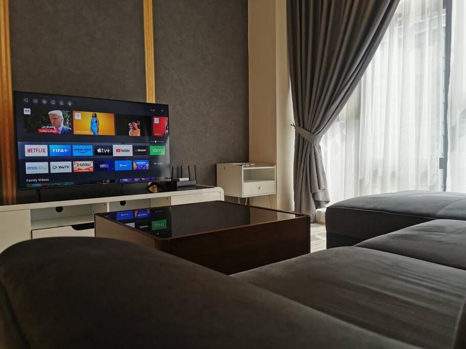 Cardiff 3 BedRoom Millerz Square, MidValley