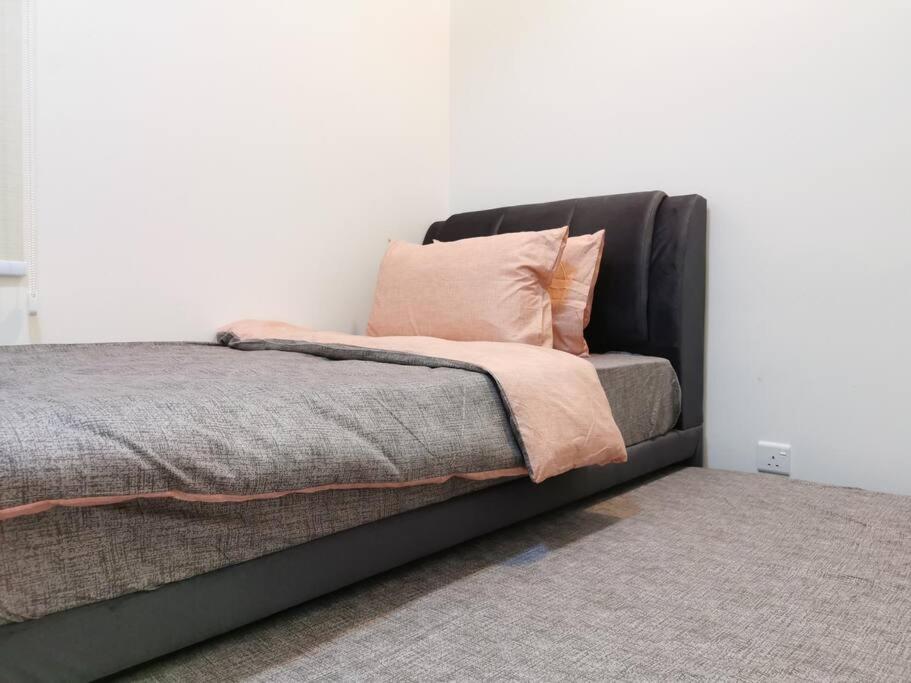 Cardiff 3 BedRoom Millerz Square, MidValley