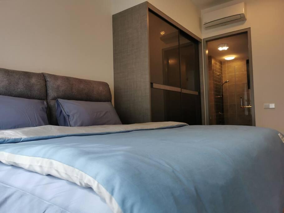 Cardiff 3 BedRoom Millerz Square, MidValley