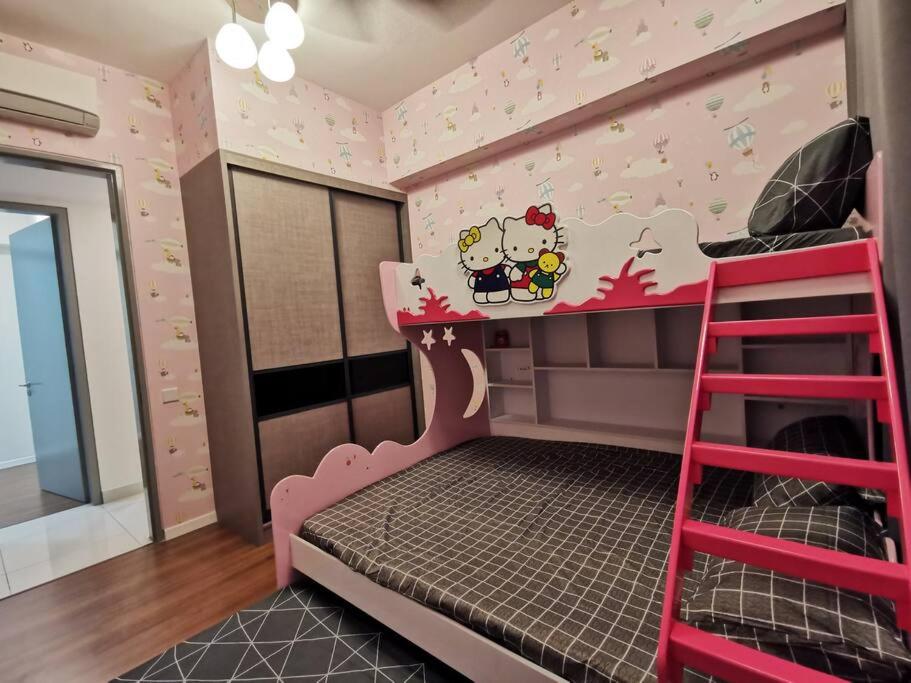 Cardiff 3 BedRoom Millerz Square, MidValley