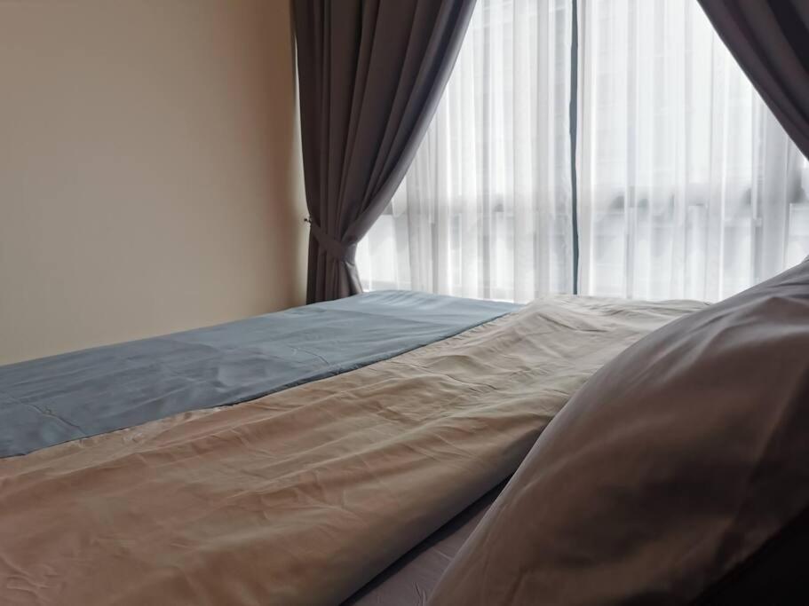 Cardiff 3 BedRoom Millerz Square, MidValley