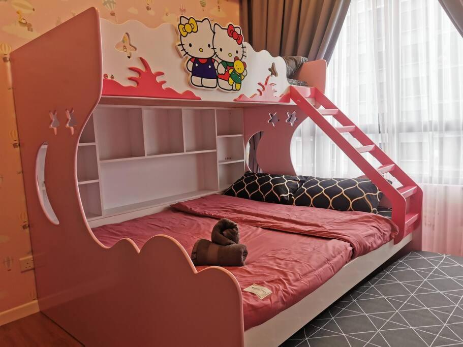 Cardiff 3 BedRoom Millerz Square, MidValley