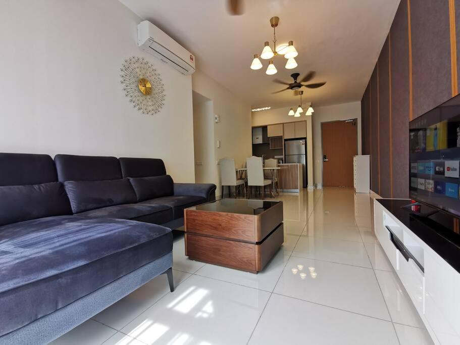 Cardiff 3 BedRoom Millerz Square, MidValley