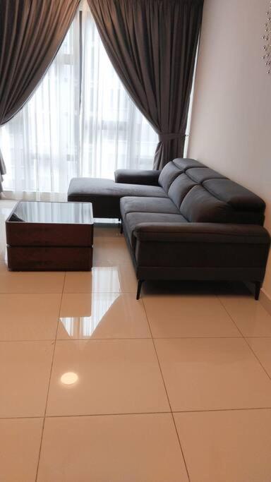 Cardiff 3 BedRoom Millerz Square, MidValley