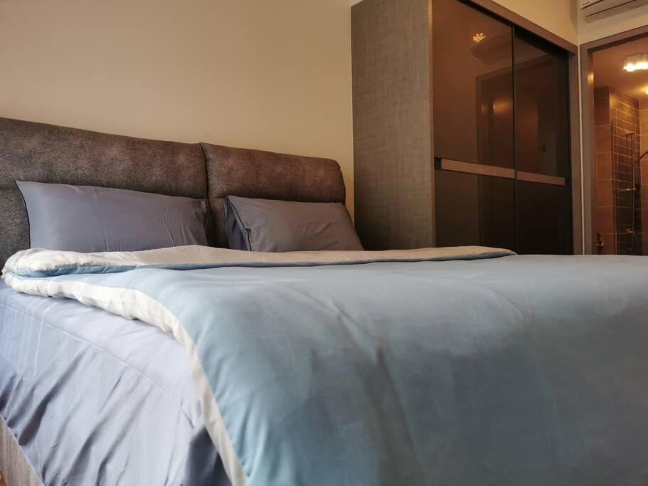 Cardiff 3 BedRoom Millerz Square, MidValley