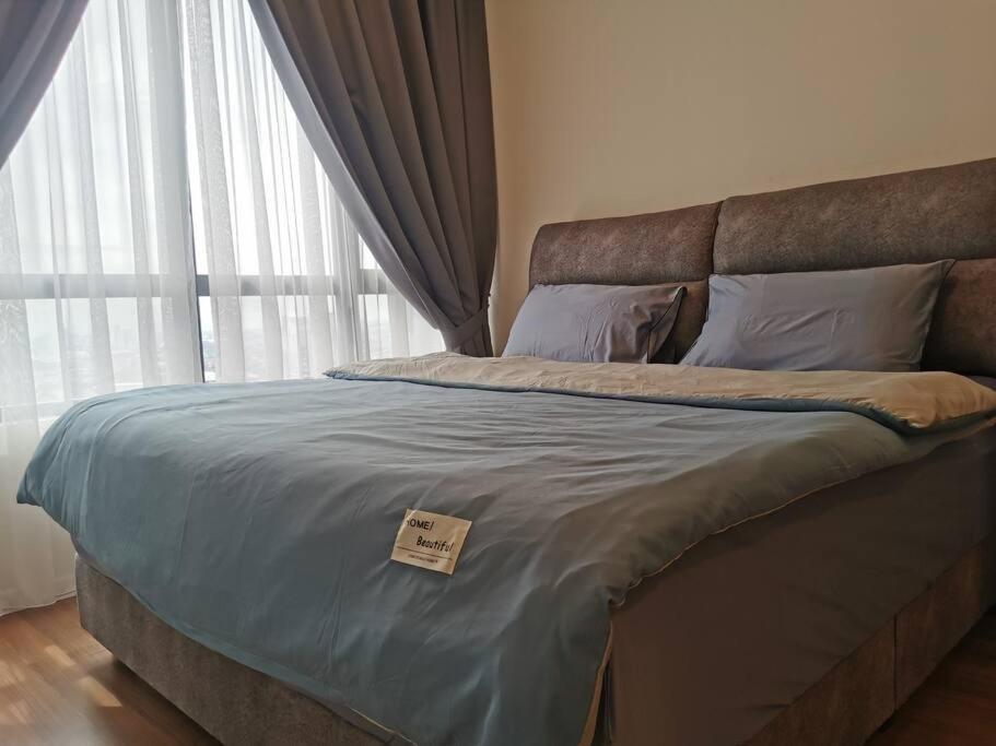 Cardiff 3 BedRoom Millerz Square, MidValley