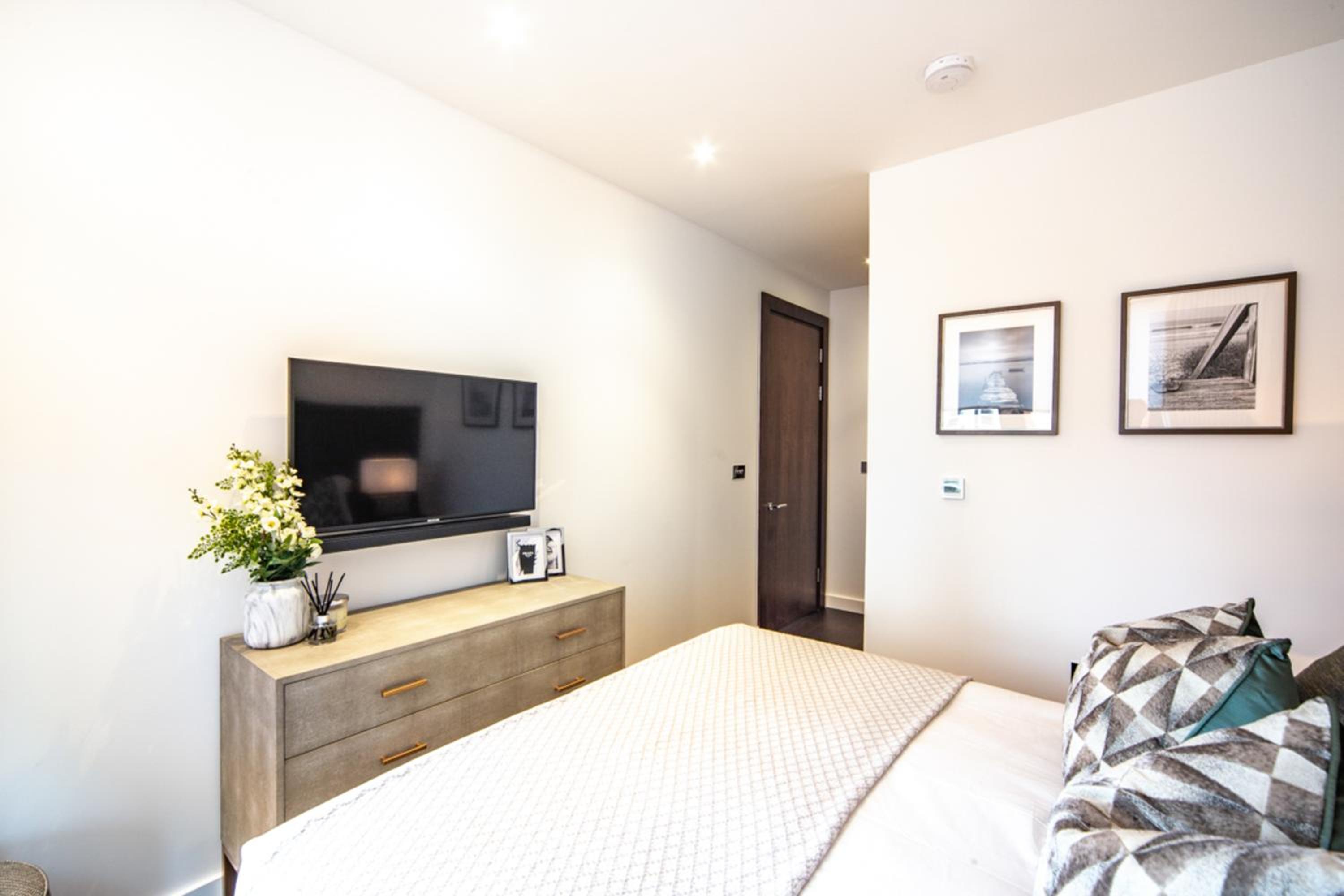 Thornes House Apartments