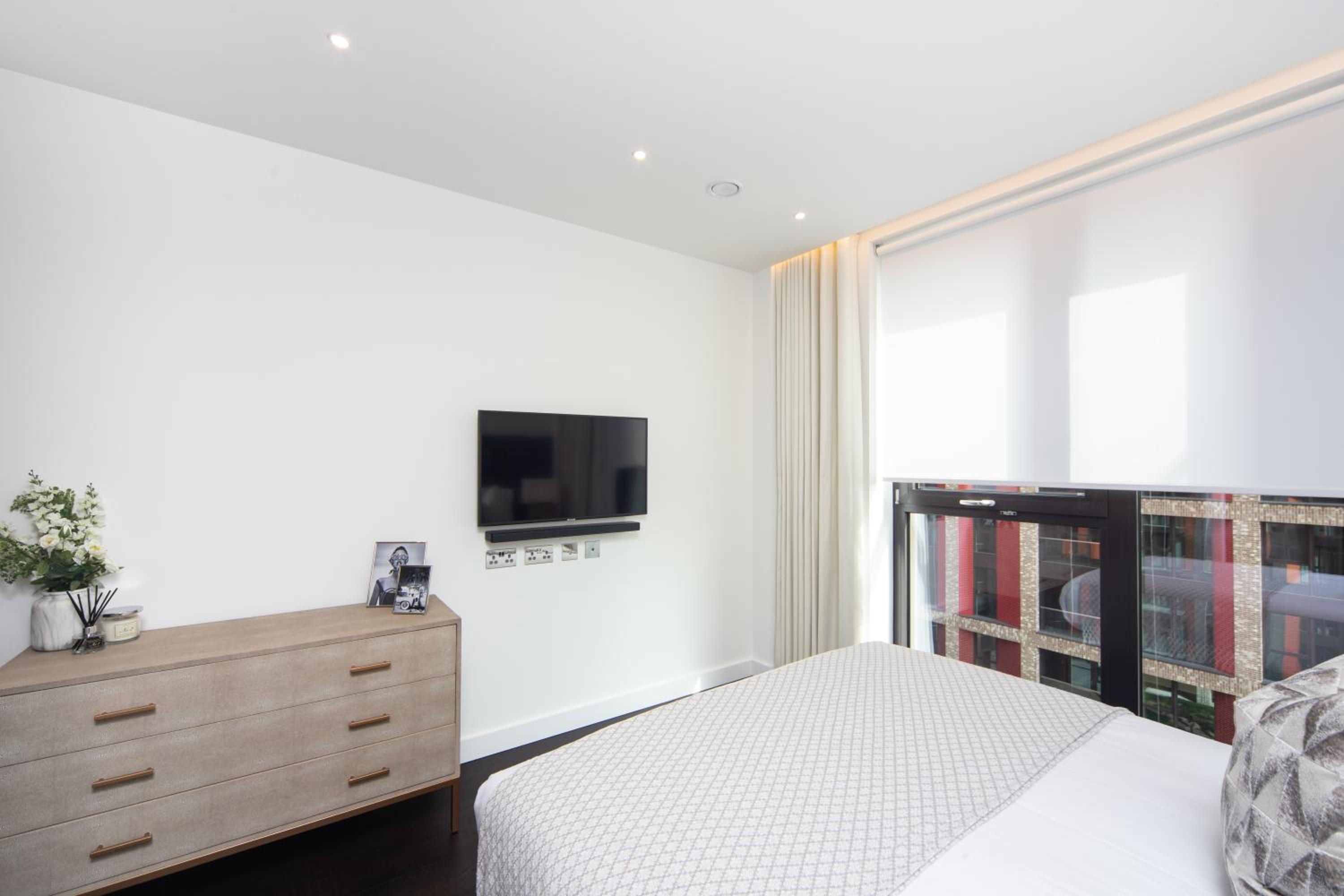 Thornes House Apartments