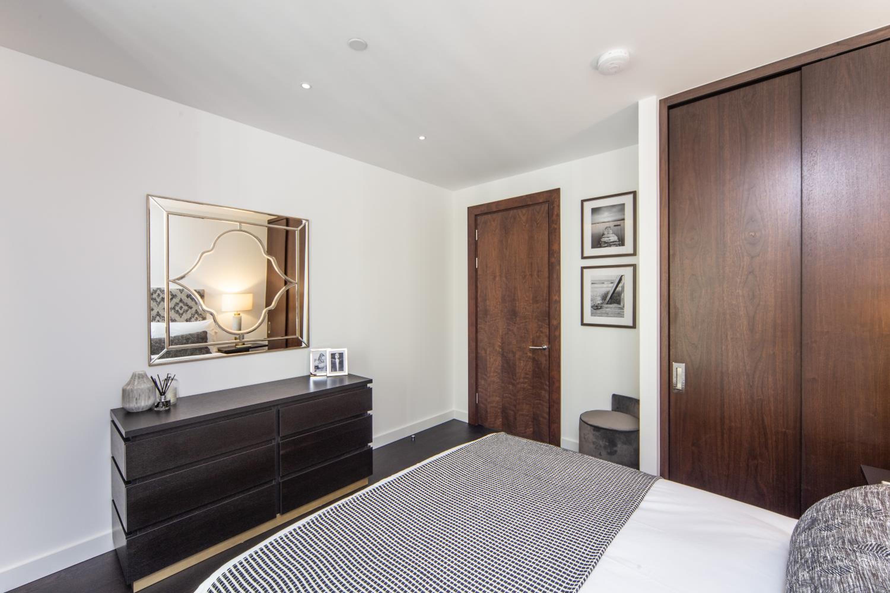 Thornes House Apartments
