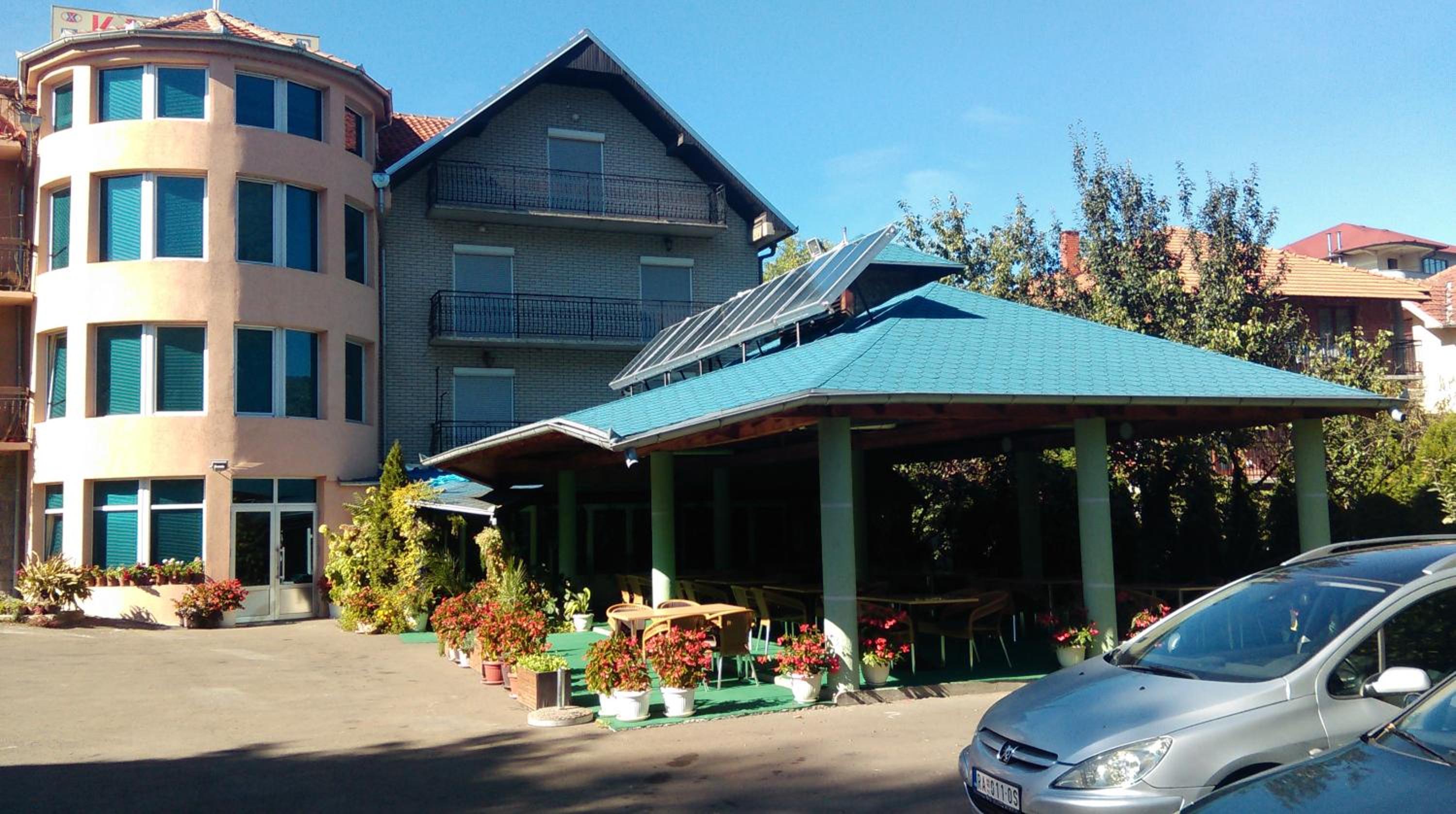 Bed & Breakfast Karavan view 2