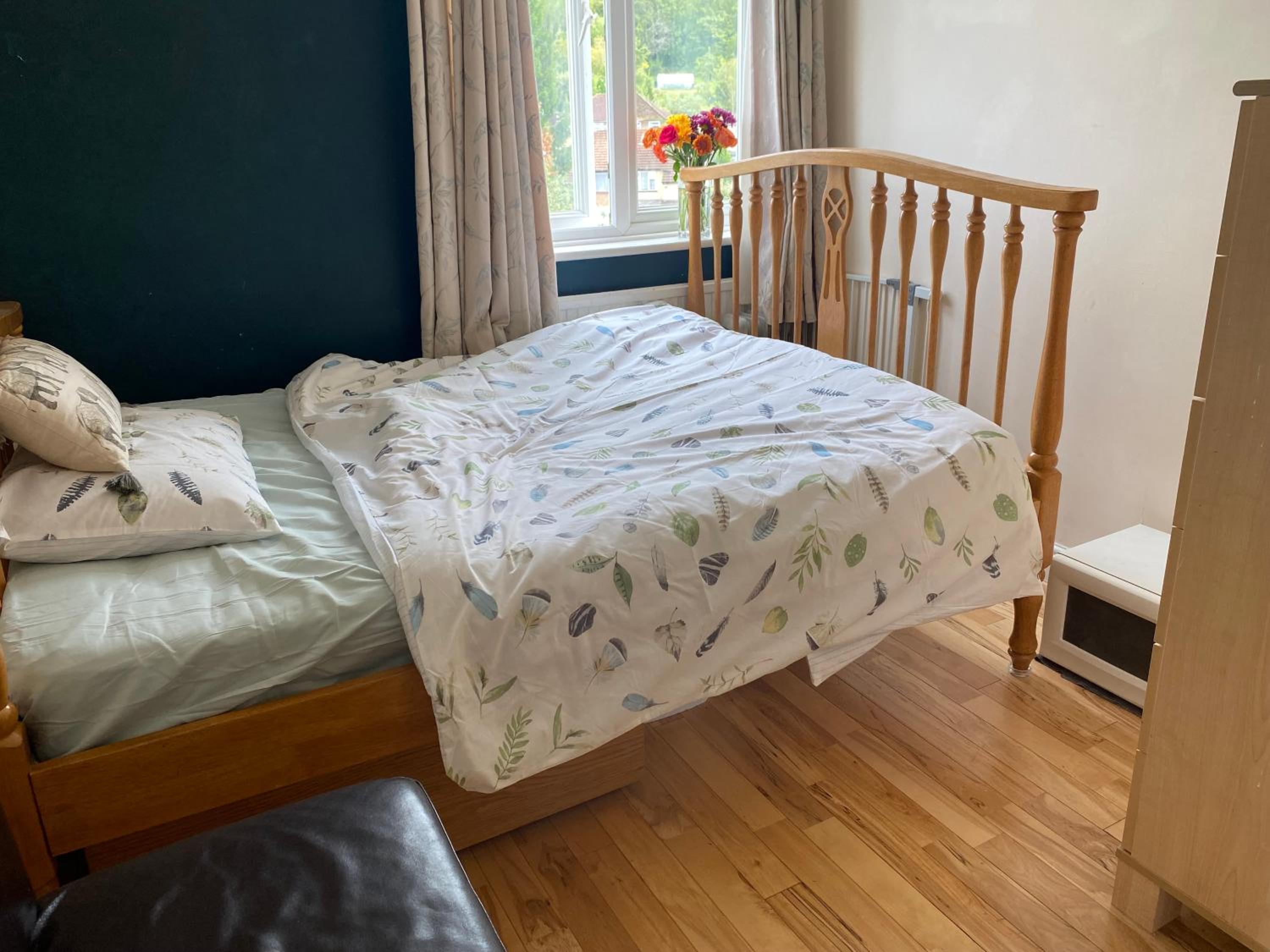 High Wycombe Vacations - Private Lovely double bedroom - Property Image 5