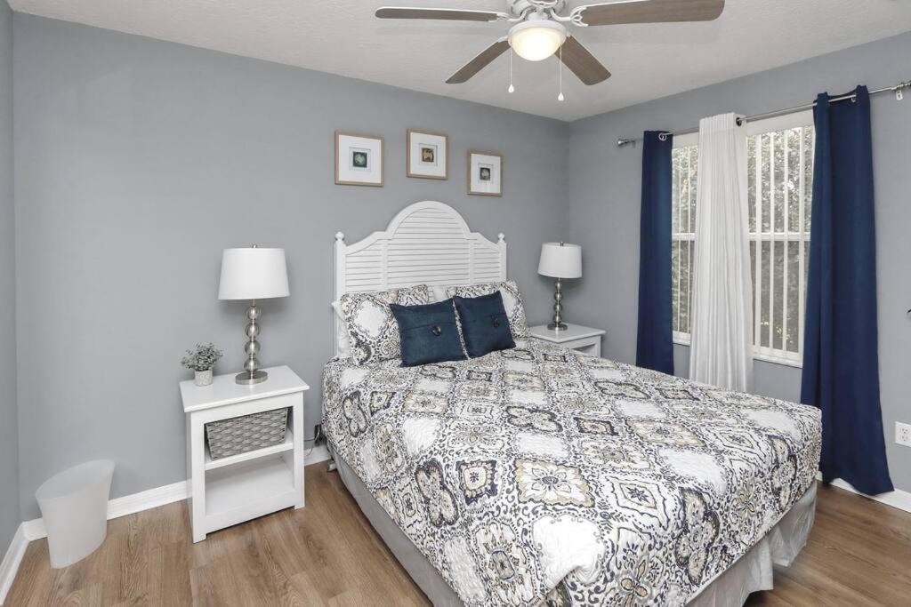 FABULOUS New Decor, Near Dis, Fireplace, Star Wars Children's BR, Next To Pool, LOW rates! view 5