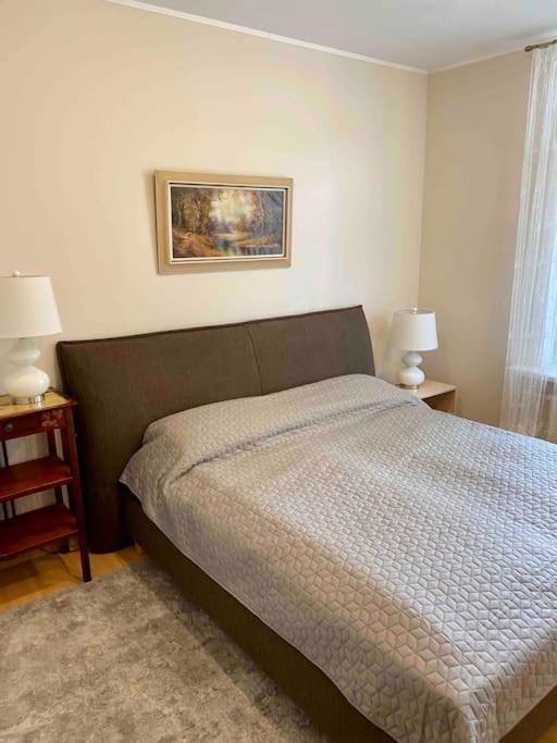Central Family Apt 70 m2 with free Parking & Private Entrance view 4