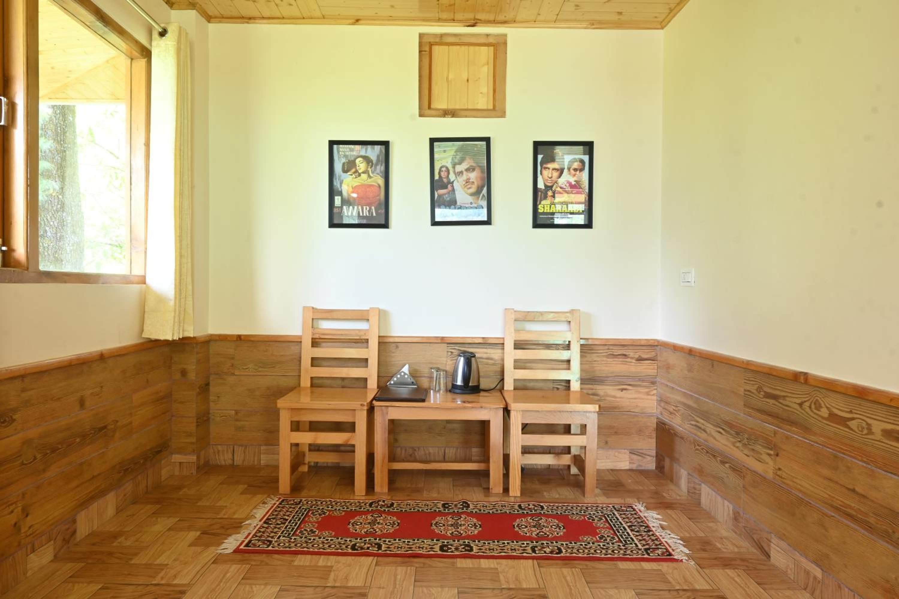 Cascade Mountain Retreat Manali