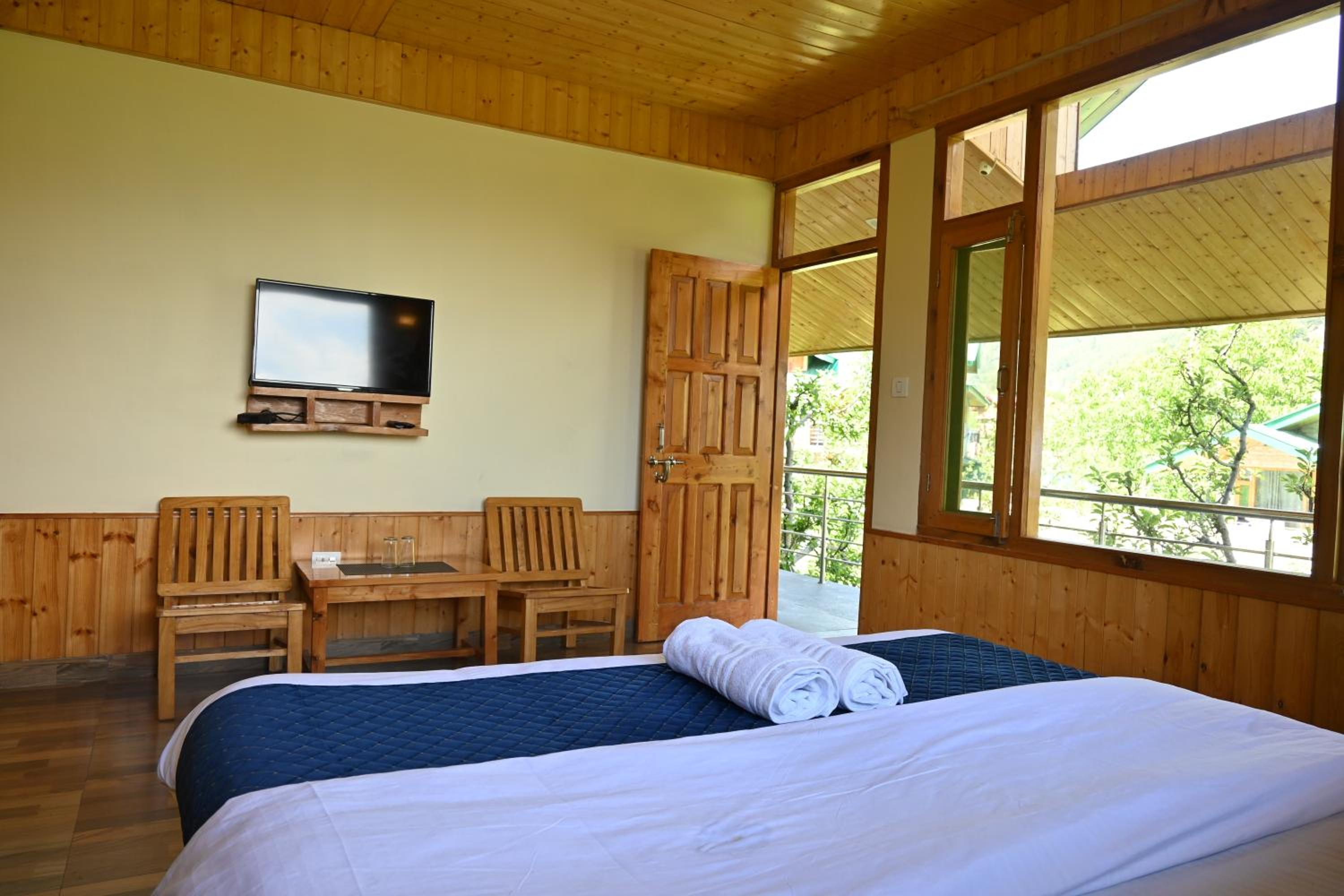 Cascade Mountain Retreat Manali