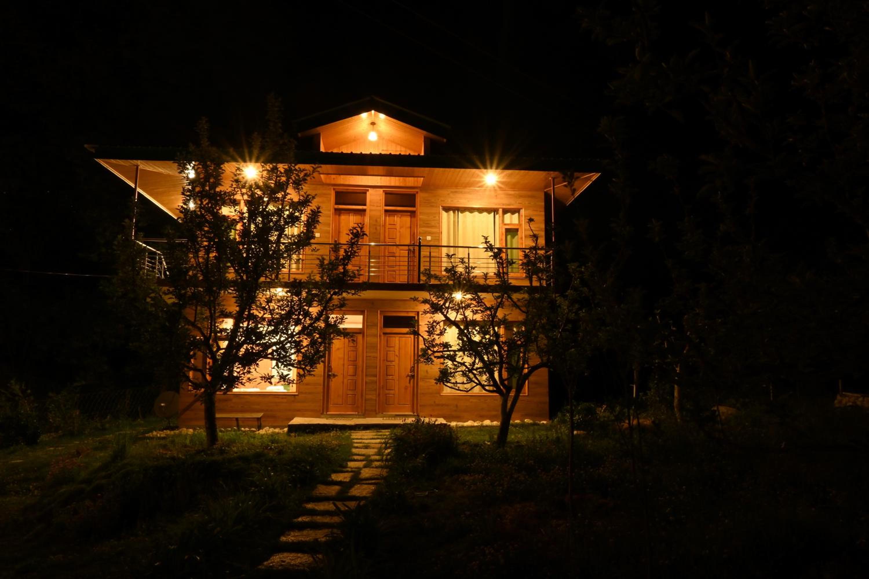 Cascade Mountain Retreat Manali