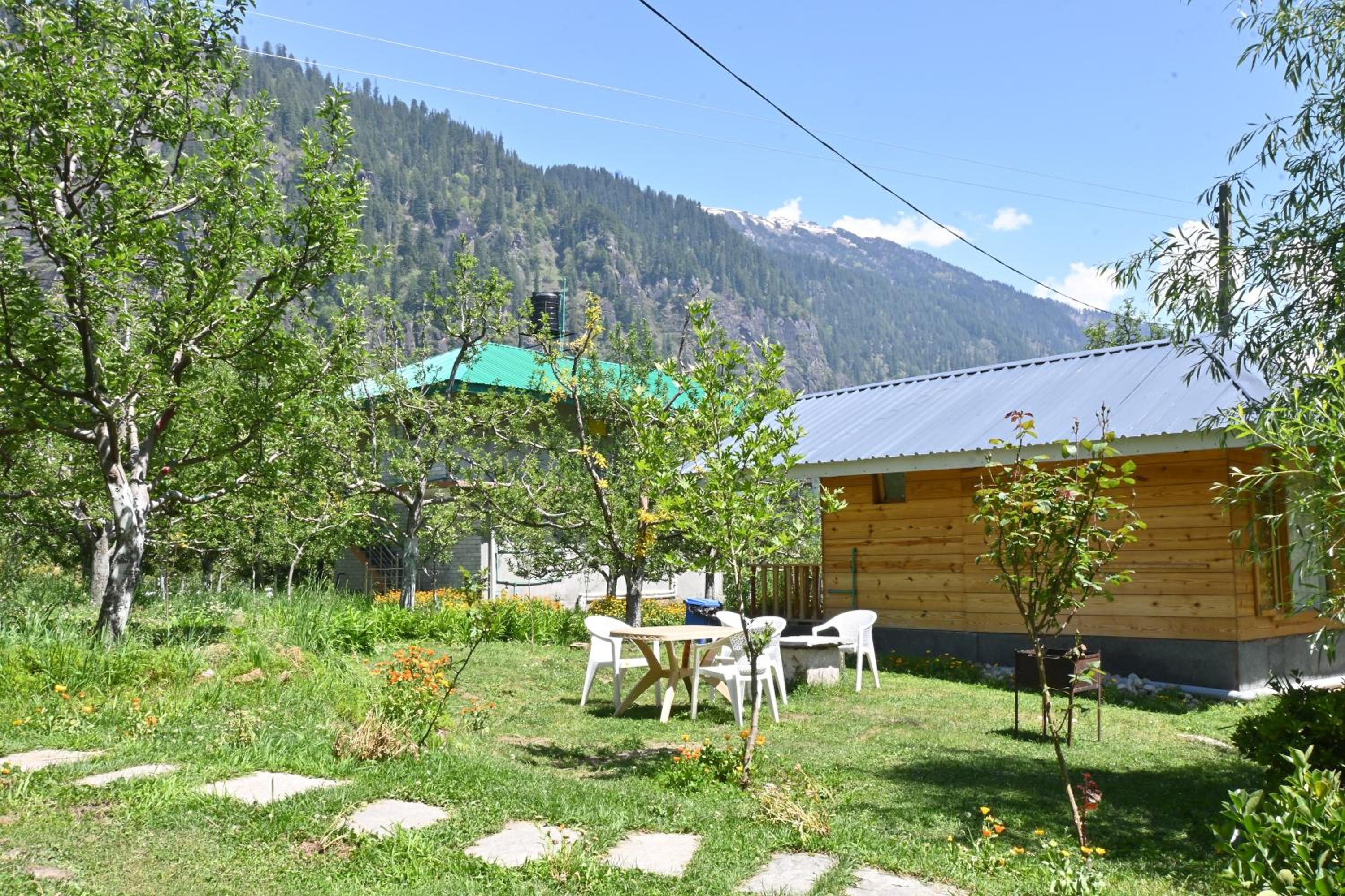 Cascade Mountain Retreat Manali