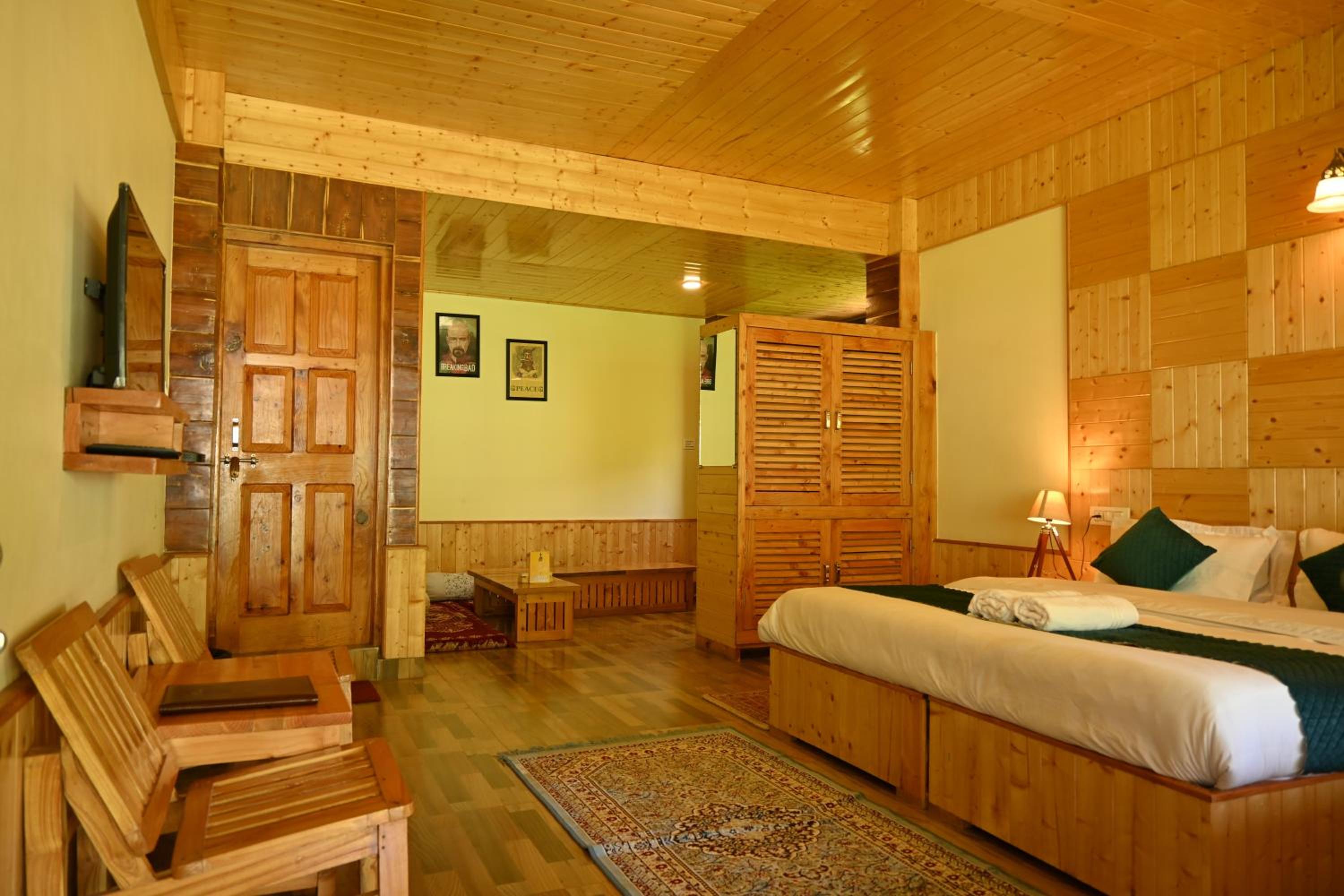 Cascade Mountain Retreat Manali