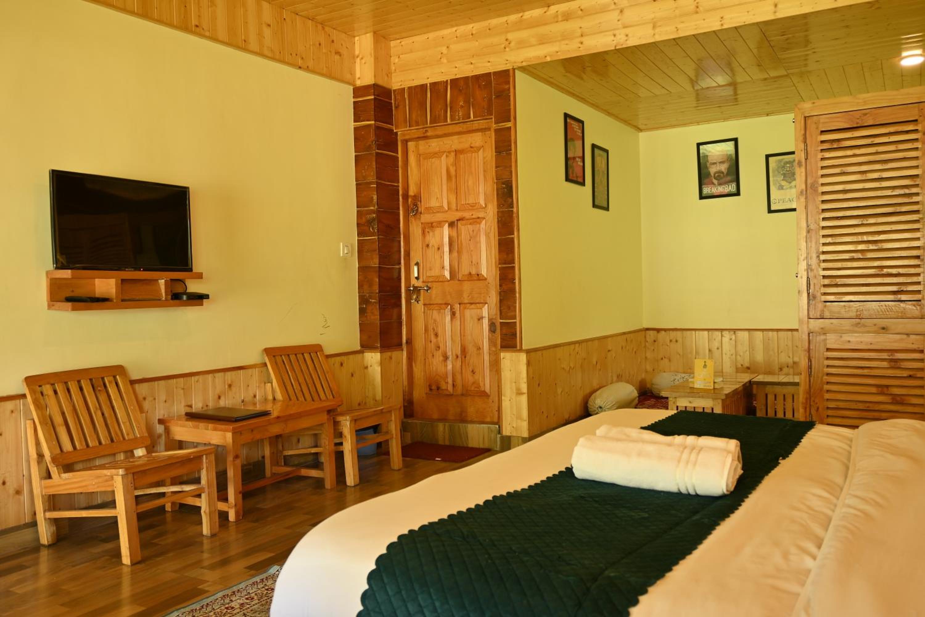 Cascade Mountain Retreat Manali
