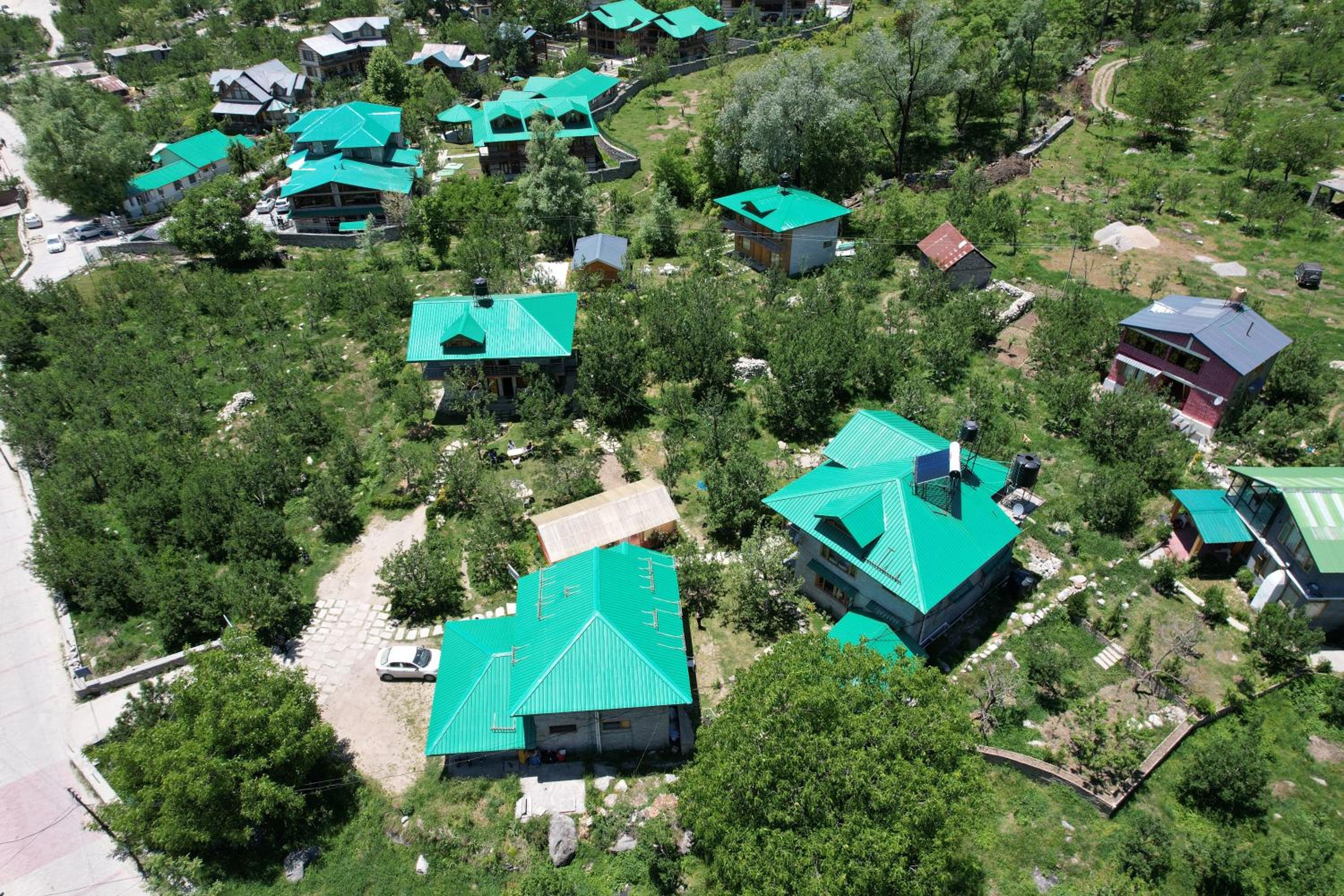 Cascade Mountain Retreat Manali
