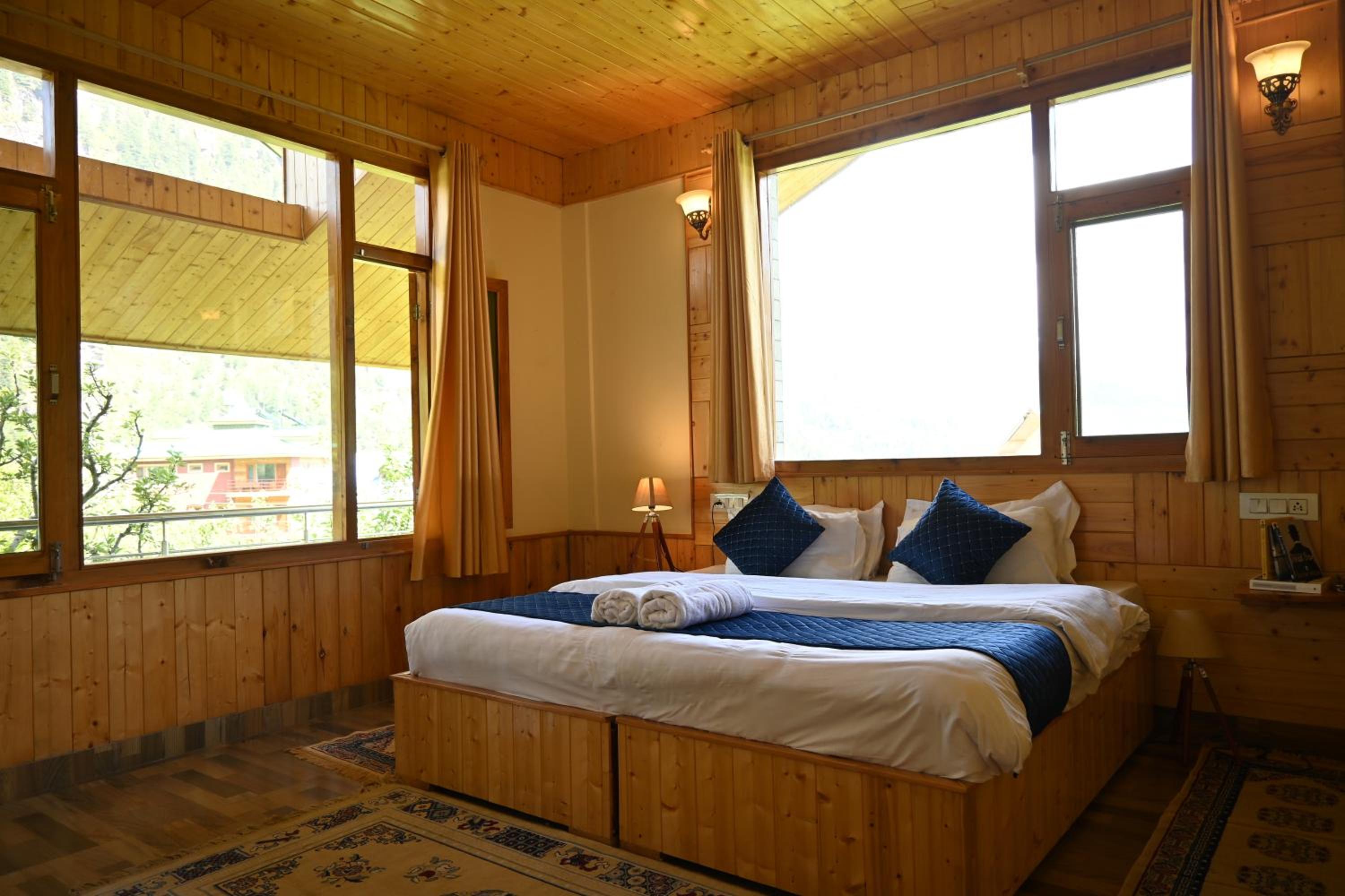 Cascade Mountain Retreat Manali