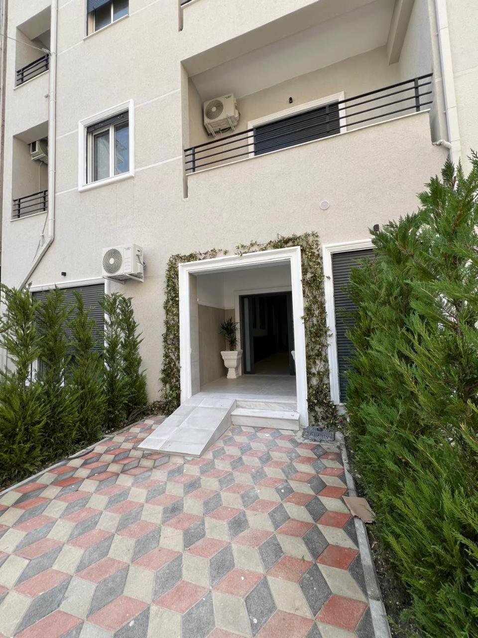 Juna's Blissful Apartment