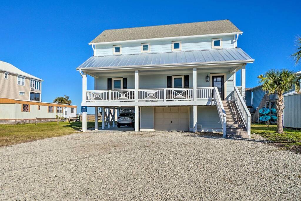 Blue Dawn of Surf City - Hot Tub & Game Room! view 2